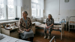 Тридцать лет назад Полина написала на неё жалобу. В больничной палате они оказались соседками — и обе это знали с первой минуты