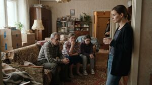 «У Алёны дети, а ты одна»: Маша впервые отказалась уступать сестре квартиру и услышала от матери, что больше не дочь
