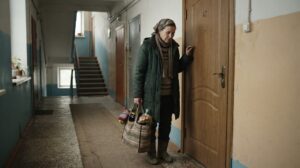 «Эта квартира теперь наша, и правила здесь устанавливаем мы» — Вера отдала сыну единственное жильё, а через три года не смогла переступить его порог