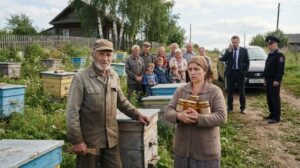 Прохор отказался продать чиновнику весь мёд даже за двойную цену
