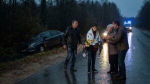 «Скажем, что за рулём был Артём», — предложила бабушка, пока внук лежал у разбитой машины. Через сутки отец нашёл в телефоне сына запись всей поездки
